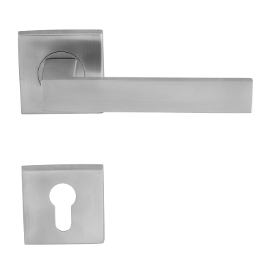 L025
